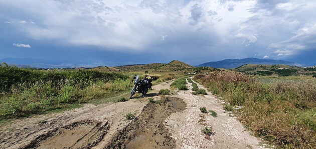 Nepl�novan� zkratka nachystan� mapy.cz, uj�d�n� bou�ce, jih Alb�nie