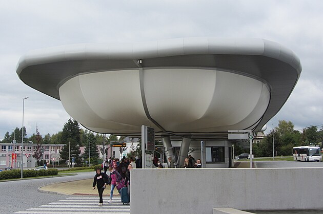 Oficiálně střecha nového AN v Bruntálu - pohled zpředu, půdorysně hodně podobné s hygienickým výrobkem...