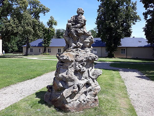Jedna ze soch Mikule Brauna