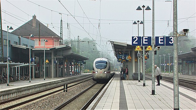 Gnzburg (na trati Ulm - Augsburg), vlak ICE v est rno do Mnichova