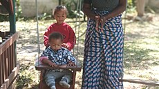 Zambijsk babika ped odjezdem dt do R.