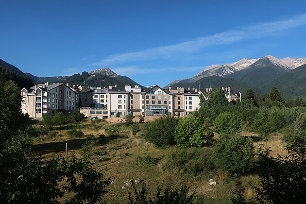 Pohled z balkonu hotelu Green Life Resort sm�rem na Vichren