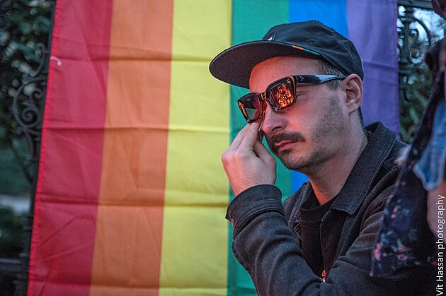 Uctn pamtky obt stelby z ad LGBT komunity v Bratislav. 14.jna 2022, Praha.