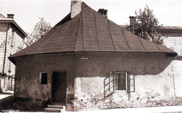 Kat�v d�m  v T��n� na ulici B�niczej foto z roku 1940