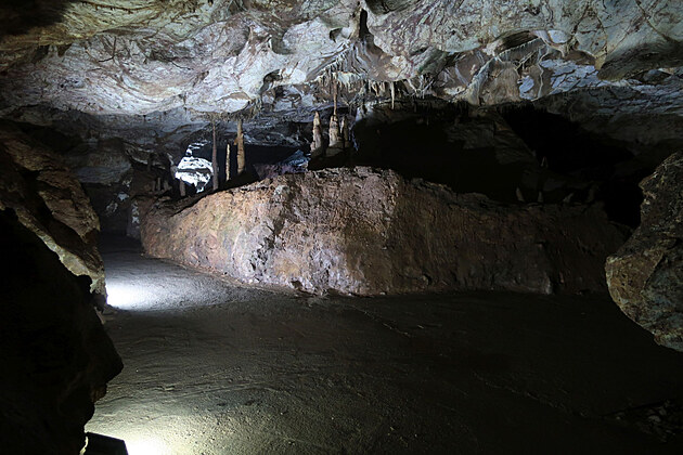 Uvnit jeskyn Gadima