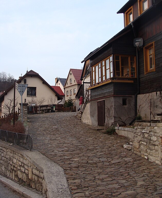 Bo�n� uli�ky jsou k�ivolak�