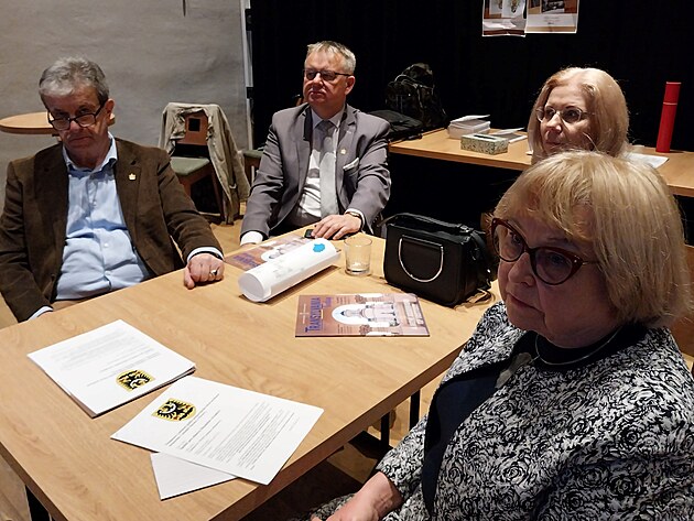 Polsk� delegace, zleva Lech Jan Skowera