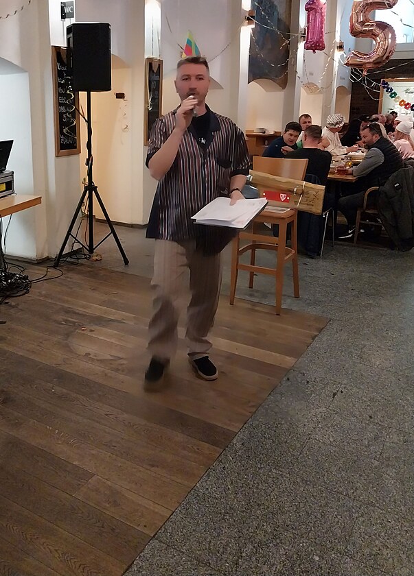 Ve�er moderoval hlavn� provoz�k Tom� Olejn�k.