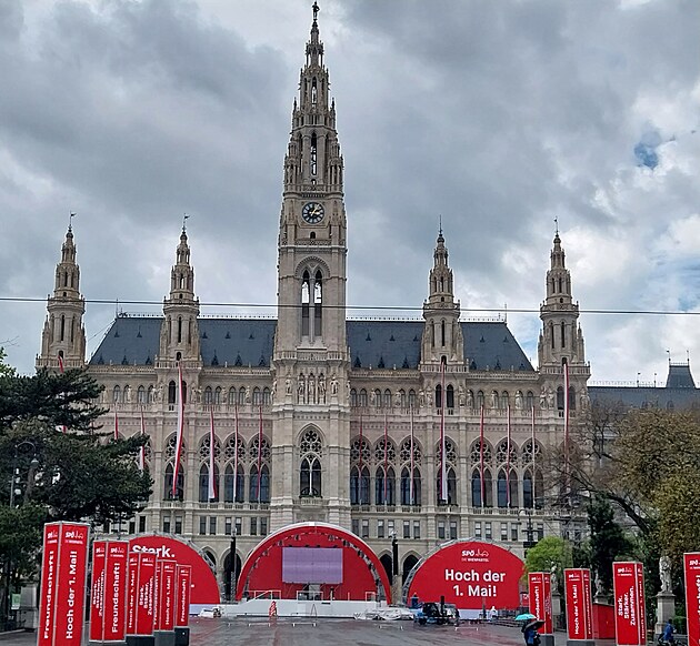 Vdesk radnice, jej zmenen kopie se nachz v Liberci.