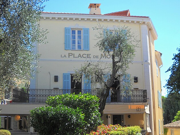 Na každém kroku na vás dýchne jemná provensálská atmosféra, kocháte se malebnými fasádami, objevujete restaurace, umělecké galerie…