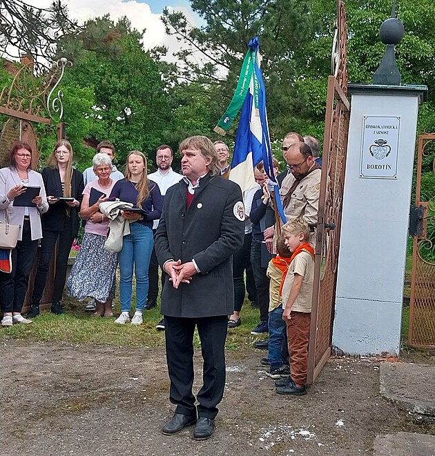Na slavnostnm odhalen promluvil o vznamu Karla Habsburskho len Spolku za obnovu eskho krlovstv a starosta obce Pohle Jindich Holub.