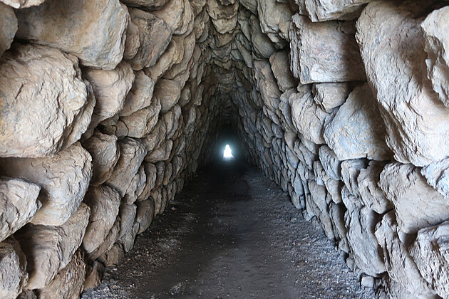 Tunel na horn stran Hattua
