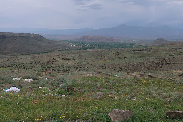 Zelen dol pi hranici s Armni