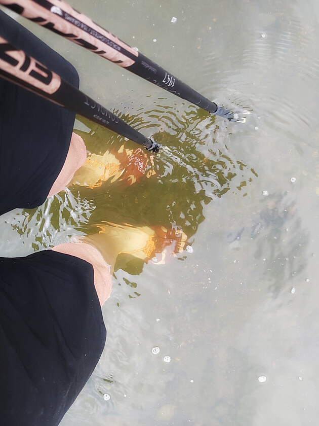 Nohy se bo�ily do n�nos� p�sku