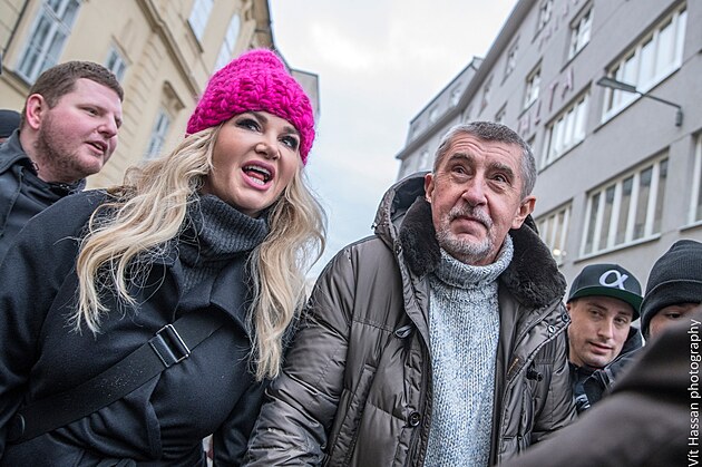Prezidentsk kandidt Andrej Babi s manelkou. 23.ledna 2023, Brno.