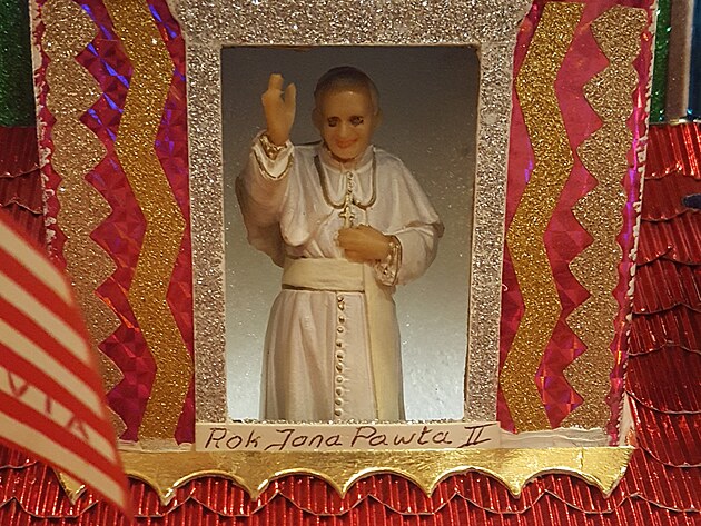 Jan Pavel II. ehn z okna.