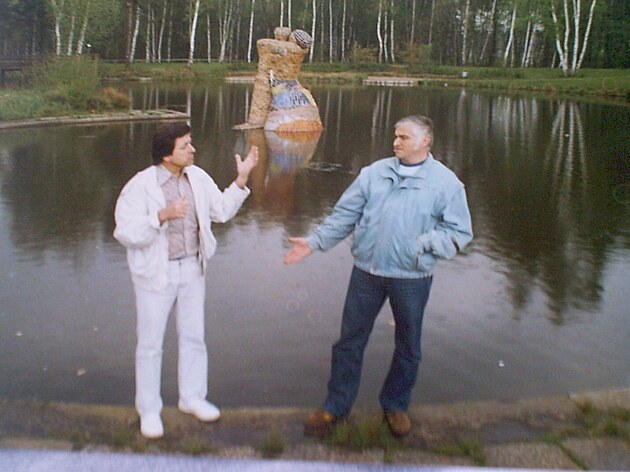 S Fandou Vankem. Po m emigraci m asto navtvoval v Norimberku. Jeho bratr s rodinou se legln vysthovali, to mu umoovalo se dostat za hranice.