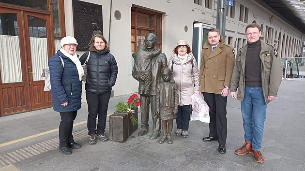 Socha Nikolase Wintona na Wilsonov� n�dra��