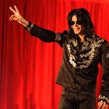 Michael Jackson pijal jmno Mikaael.