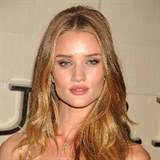 Rosie Huntington-Whiteley a Linda Vojtov.