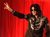 Michael Jackson pijal jméno Mikaael.