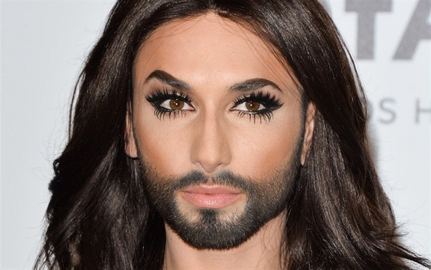 Conchita Wurst je trochu ena a trochu mu.