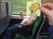 Homer Simpson a jeho sendvi.