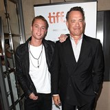 Tom Hanks uvedl, e syna nepoheuje. Kde je ale pravda?