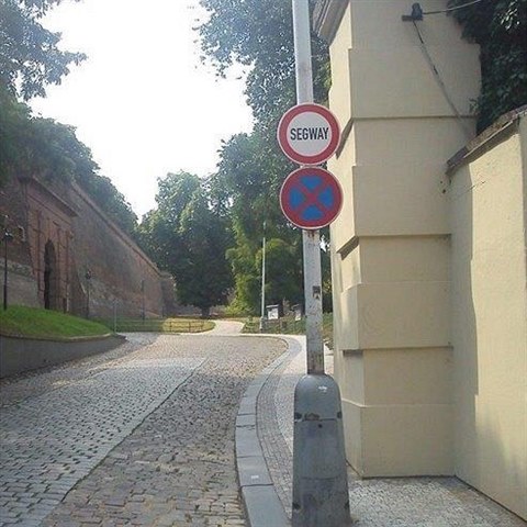 Praha 2 zakzala vjezd Segway na Vyehrad. Neexistenci pslun dopravn...