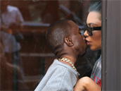I malý Kanye si zaslouí pusinku.