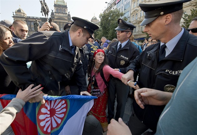 Demonstrace 12. záí se tém obely bez zásahu policist.