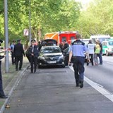 Islmsk extrmista pobodal policistku v Berln.
