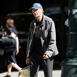Liam Neeson se prochzel ulicemi New Yorku a byl na nj smutn pohled.