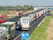 �idi�i musí kv�li obnoveným kontrolám na ma�arských hranicích po�ítat i s...