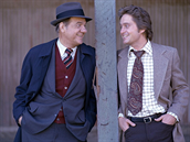 Karl Malden (vlevo) a Michael Douglas byli na této povedené fotce zvnni v...