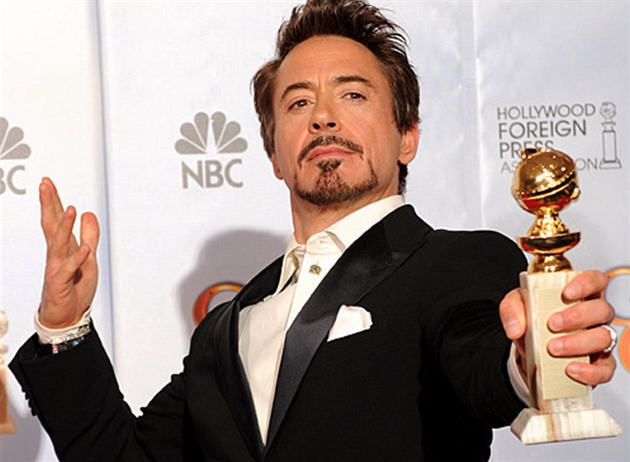 Robert Downey Jr. se chlub� Zlat�m gl�bem. A po��d nevypad� namy�len�, sp�...