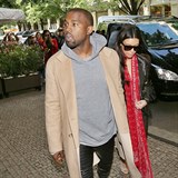 Kim a Kanye v Pask ulici.