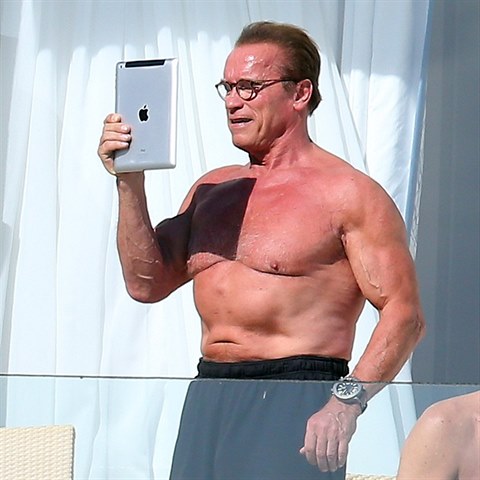 Arnie je stle v kondici.