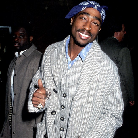 Je Tupac st�le na�ivu nebo jde o dal�� z konspira�n�ch teori�?