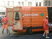 Staí kousek posunout a z dopravního znaení je nco úúúpln jiného.