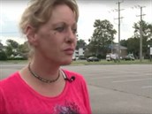 Kimberly M. Jackson zatkli za to, �e se vrhla na svého opilého p�ítele....