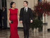 Mark Zuckerberg dorazil s thotnou manelkou Priscillou.