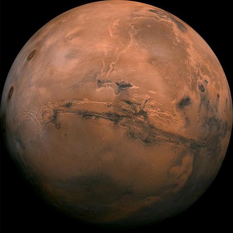 NASA potvrdila nlez tekut vody na Marsu!