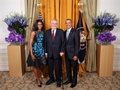 Prezident Zeman se setkal s Barackem Obamou a jeho první dámou.