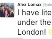Ve svém Tweetu poslala Alex Londýn do patiných míst.