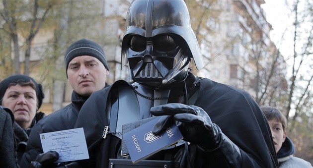 Pokud jste to jet nevdli, tak Darth Vader je Ukrajinec a uchází se o rzná...