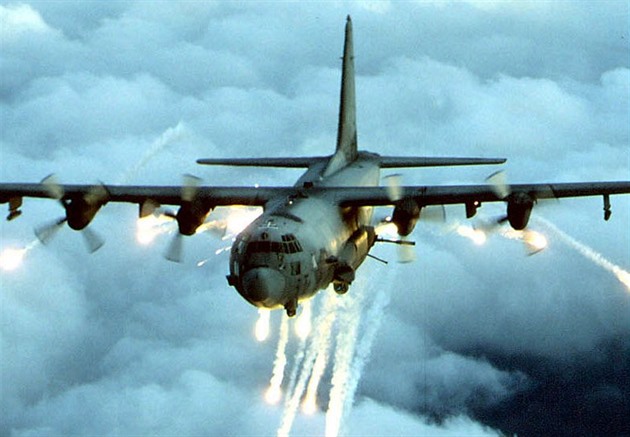 Tký bombardér AC-130 bývá do akce nasazován jen výjimen a na rozdíl od...