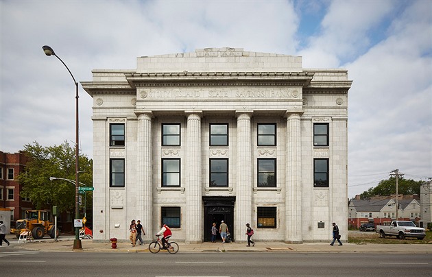 Rozpadající se budovu banky v Chicagu koupil architekt Theaster Gates za pouhý...