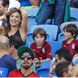 Alena jako správná Italka se svými syny fandí italskému národnímu týmu.