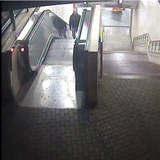 Policist ptraj po mui, kter onanoval v metru a pot obtoval mladou enu.